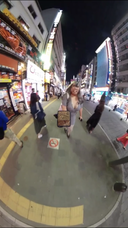 【360度カメラ】【野外露出】巨乳のお姉さんが鼻フックと口枷でお散歩