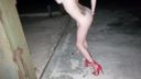 【フィストと潮吹き】夜中の全裸露出でフィストオナニーするスレンダー美脚のドM彼女を彼氏が撮影した変態動画