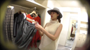 帽子の似合う店員さん★アパレルショップの女性店員さんのスカート内を逆さ撮り！