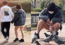 幼さの残る女子のパンツと飛び立つ鳩。イチャつくカップルの餌やり一部始終【パンチラ〇撮】