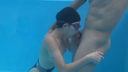 全裸にされた水泳選手