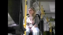 バス車内でオッパイ丸出し★金髪白人の巨乳美女！