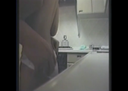 【個人撮影】ムラムラしたから台所にいる妻で性欲処理…と題された家庭用ビデオの内容がこちら